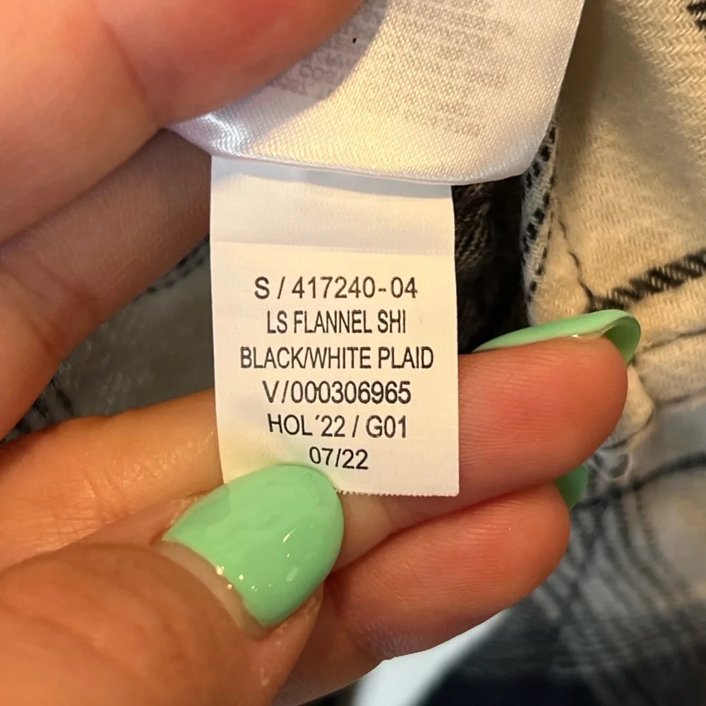 NWT Old Navy Men's Black and White Flannel Shirt - size L - Picture 9 of 9